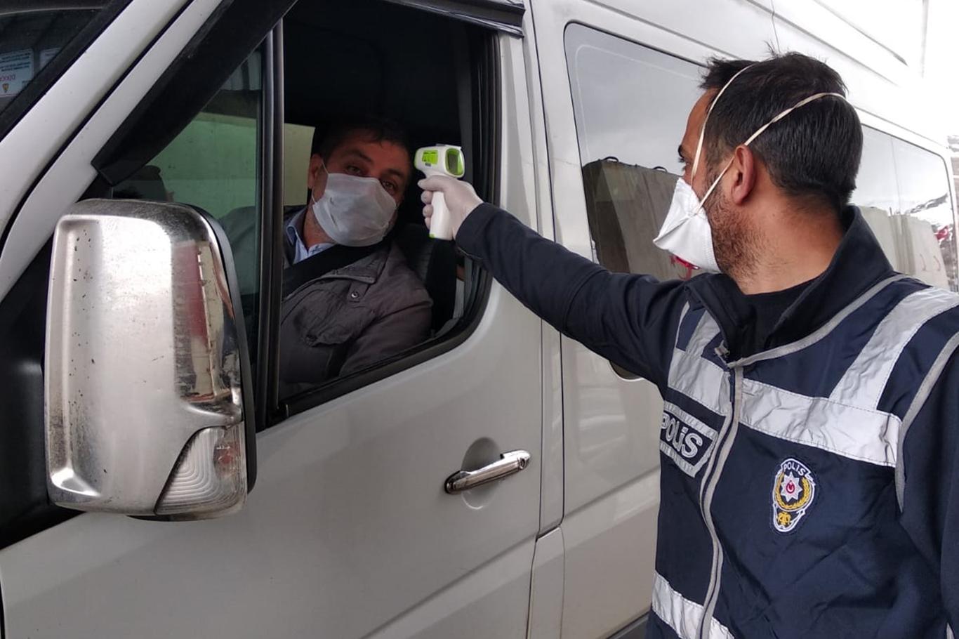 Bitlis’te genelgeyi ihlal eden şehir içi yolcu taşımacılarına ve vatandaşlara ceza yağdı